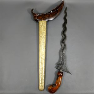Keris Parungsari Wengkon Isen Tangguh Kartasura