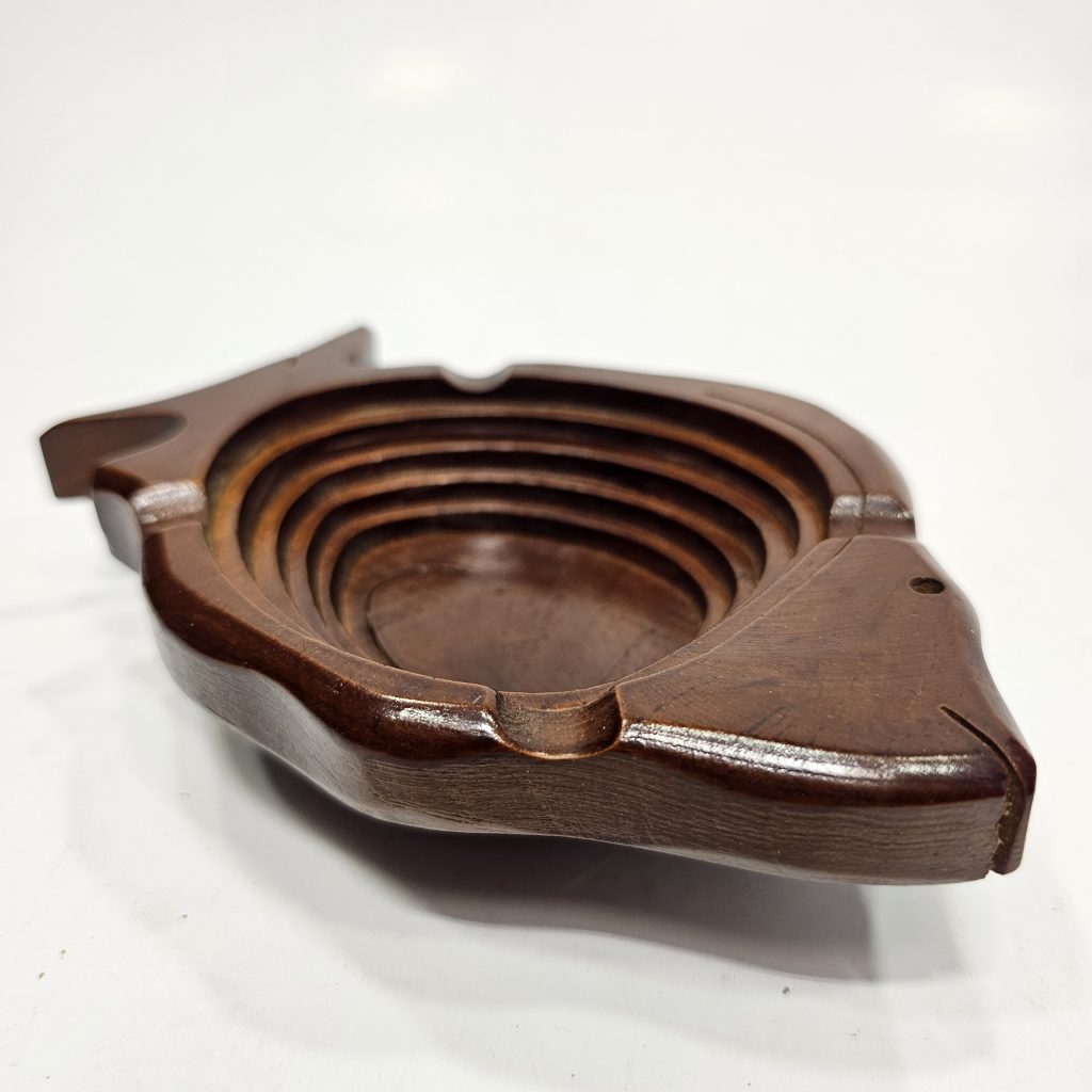 Asbak Kayu Jati Motif Ikan Spiral