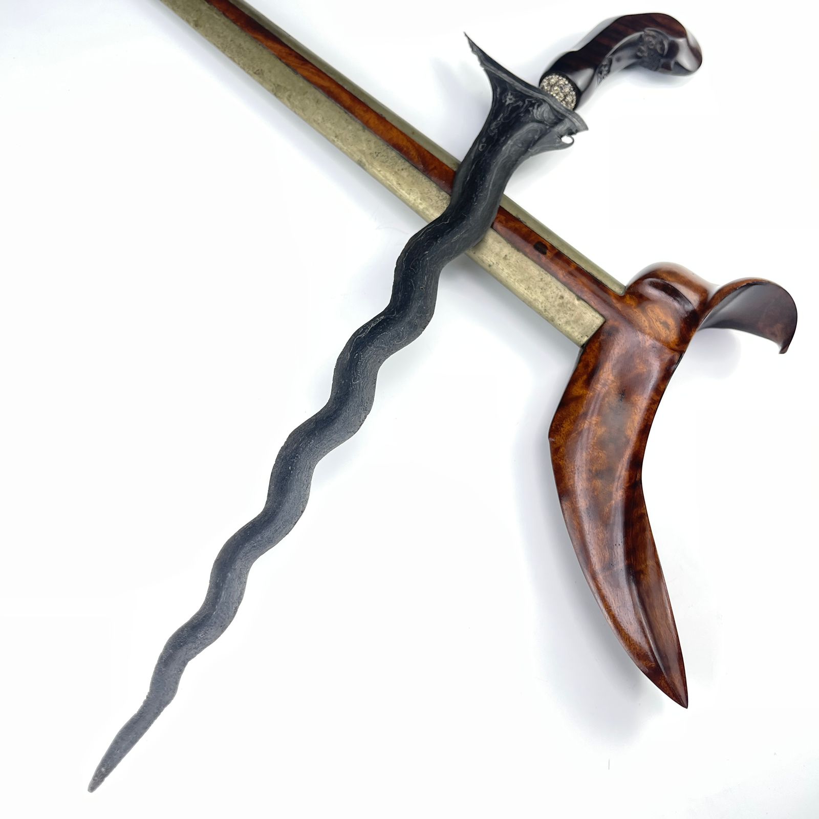 Keris Korowelang Luk 13 Tangguh Madiun Sepuh