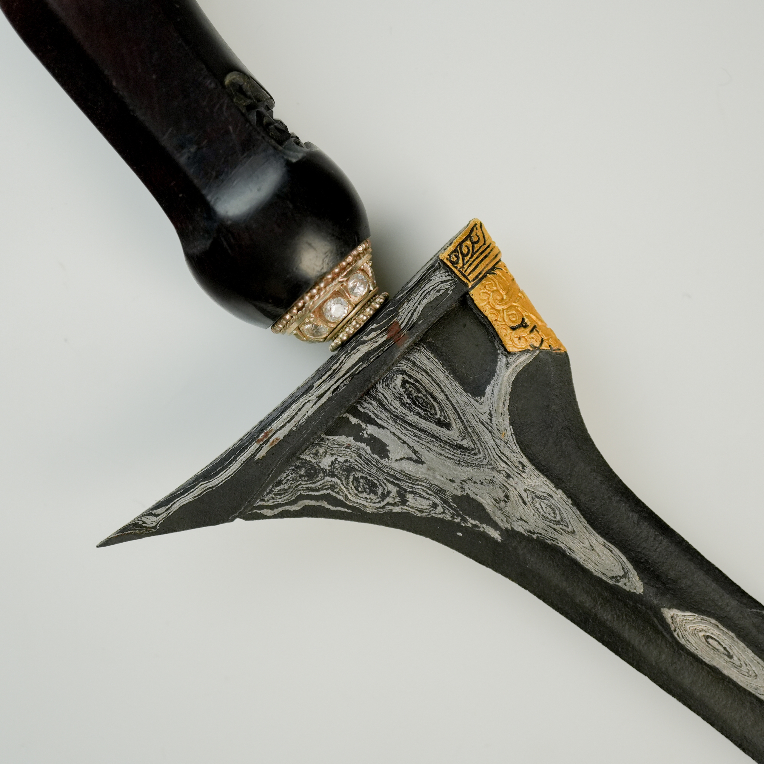 Keris Makoro Kinatah Emas Pamor Wiji Timun
