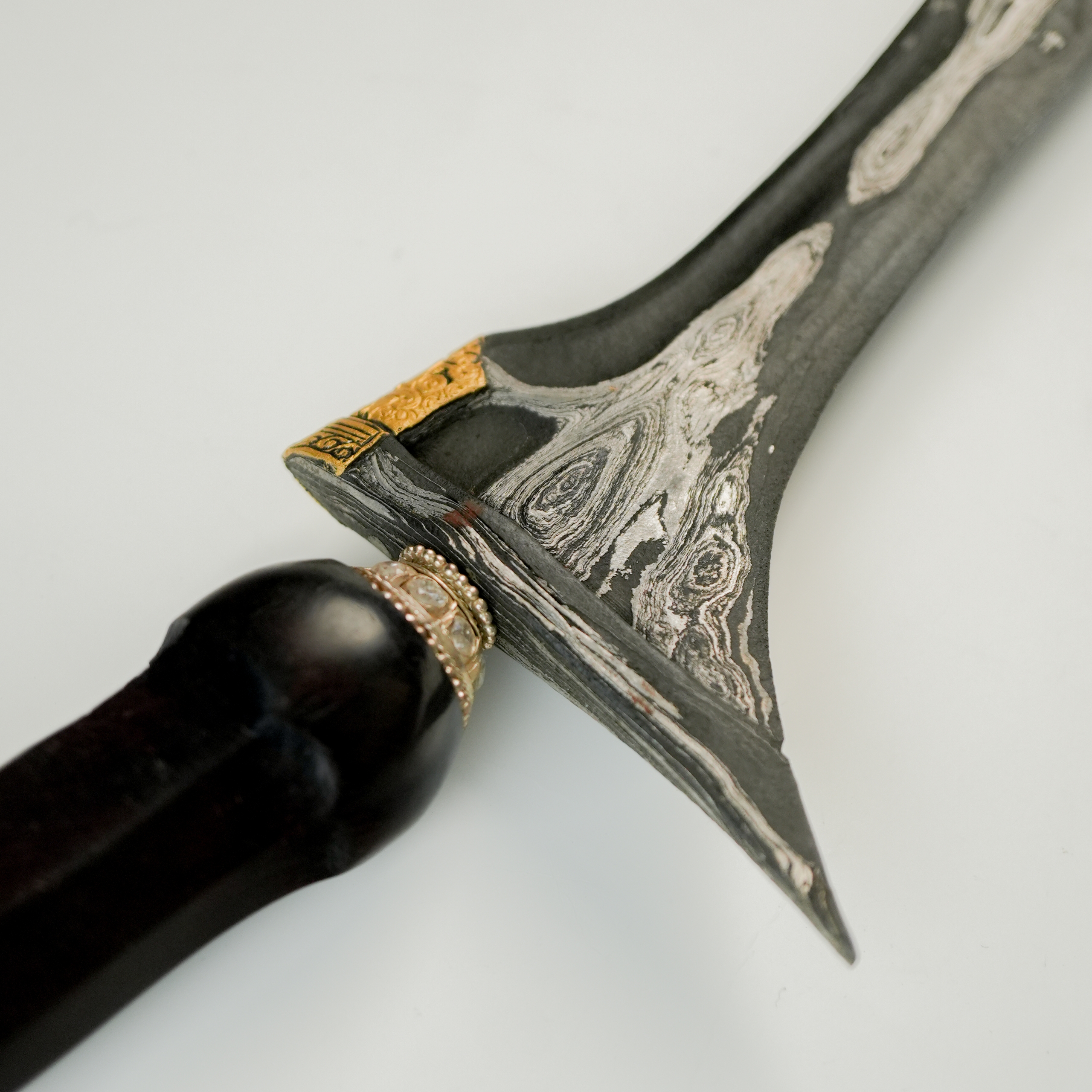 Keris Makoro Kinatah Emas Pamor Wiji Timun