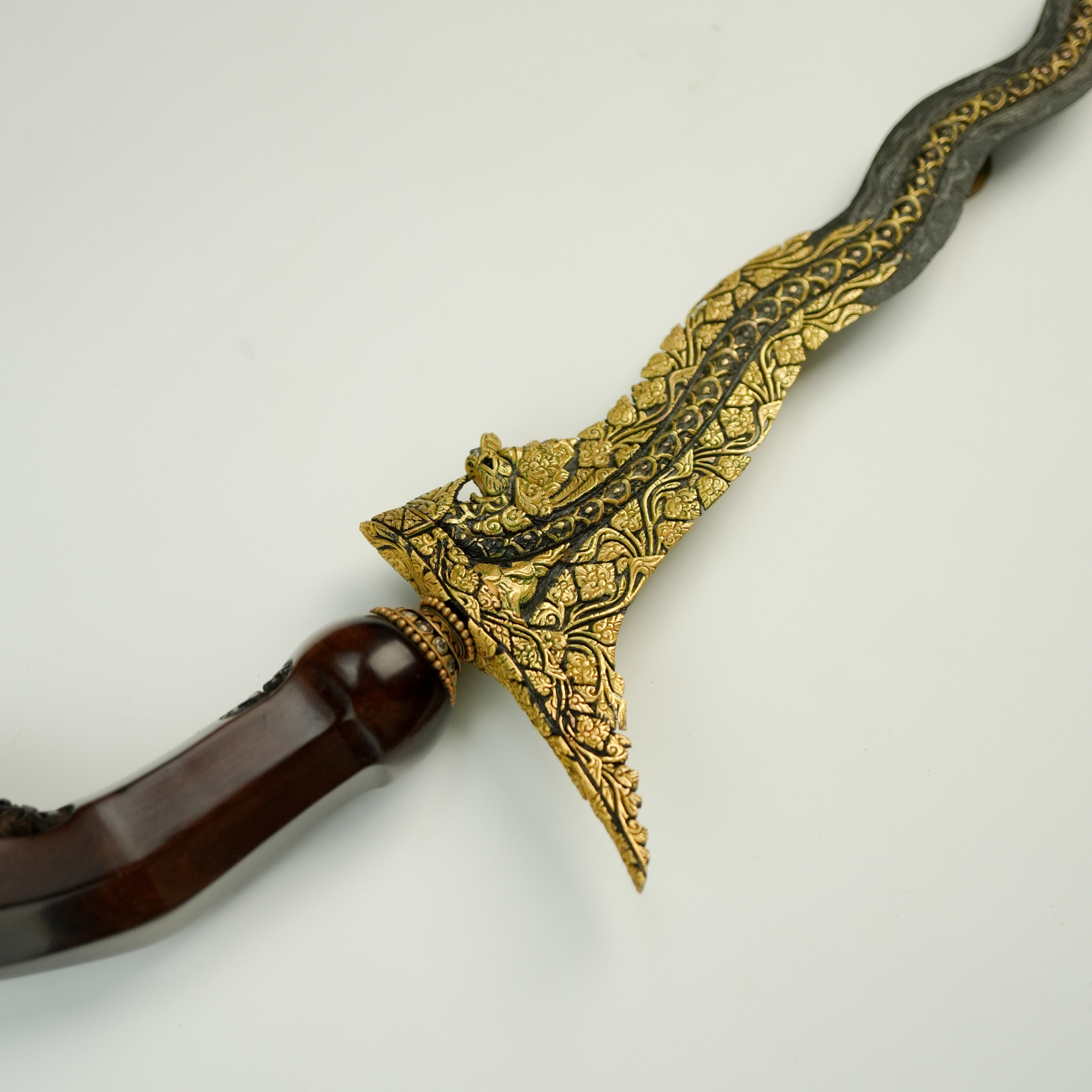 Keris Nagasasra Kinatah Emas Kamarogan