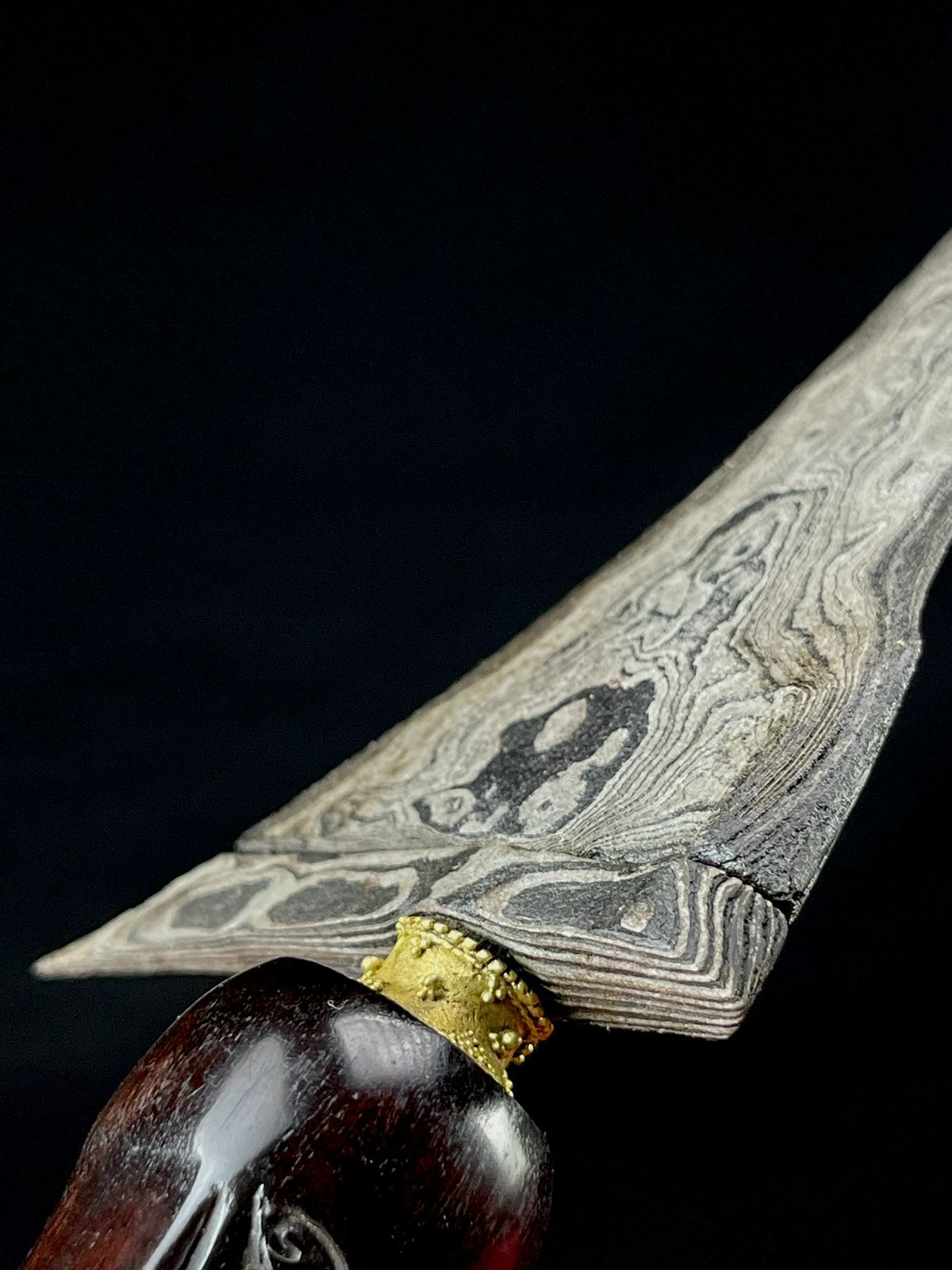 Keris Pamor Wos Wutah Putri Kinurung