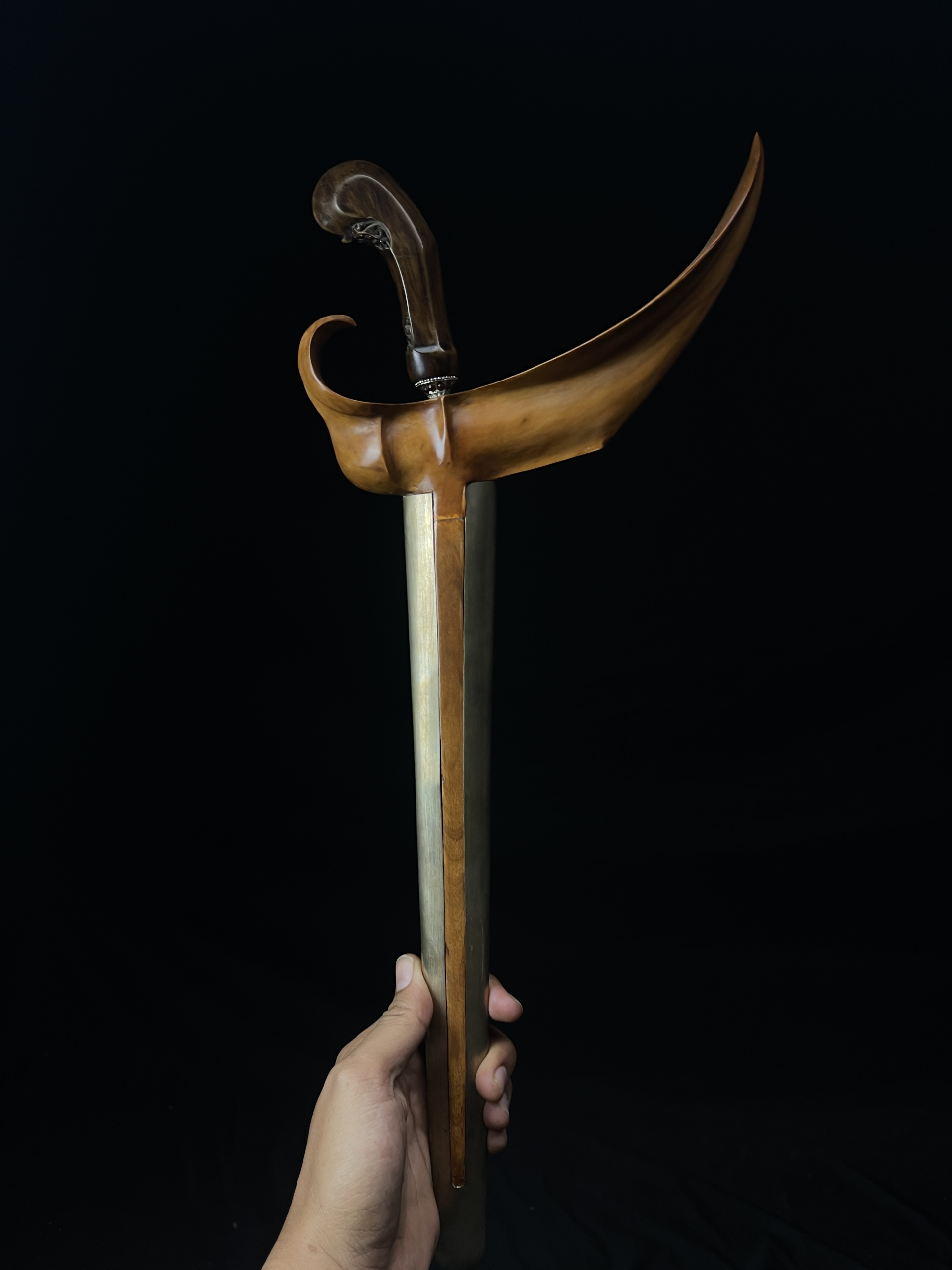 Keris Sengkelat Pamor Banyu Mili