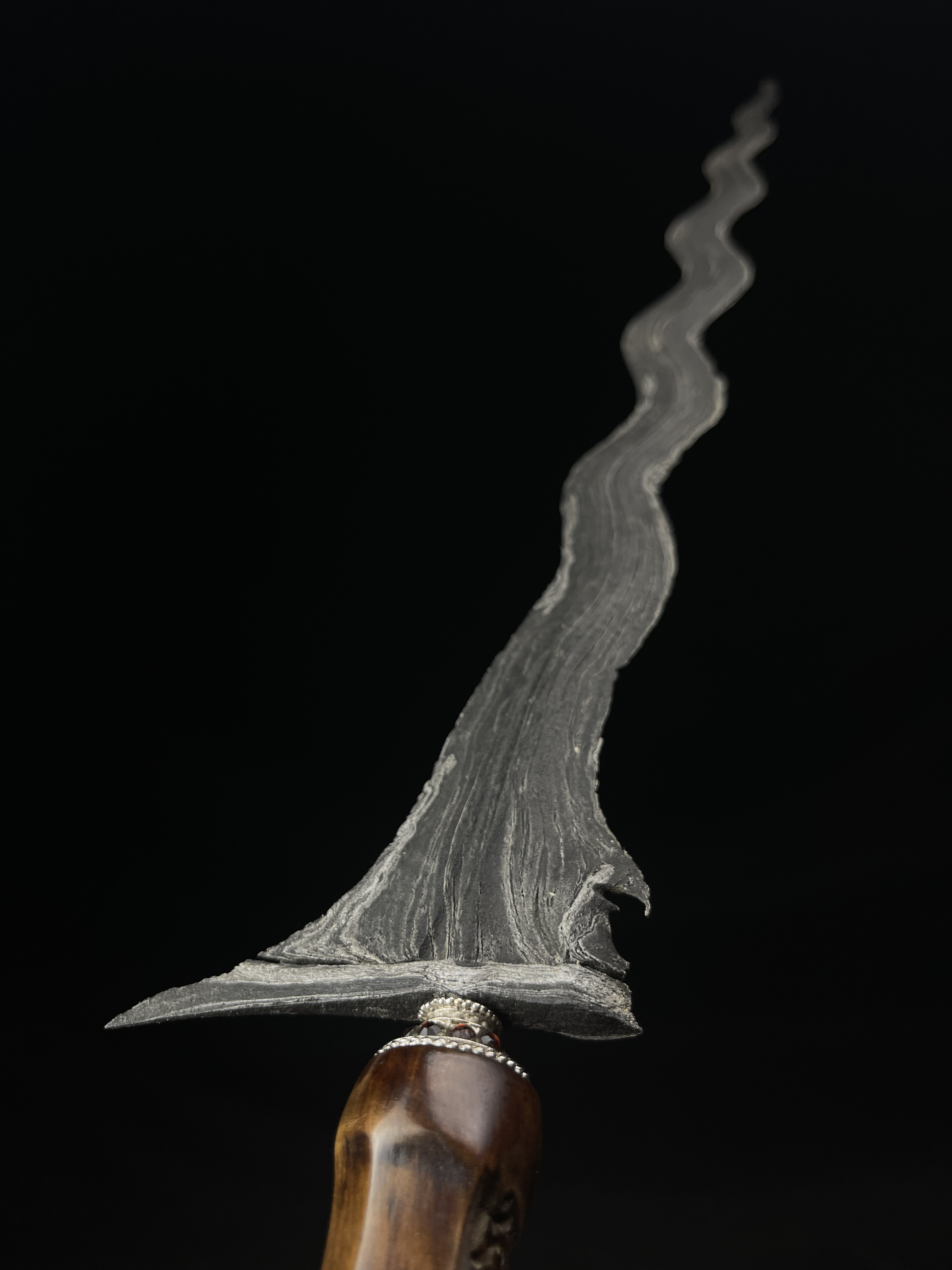 Keris Sengkelat Pamor Banyu Mili