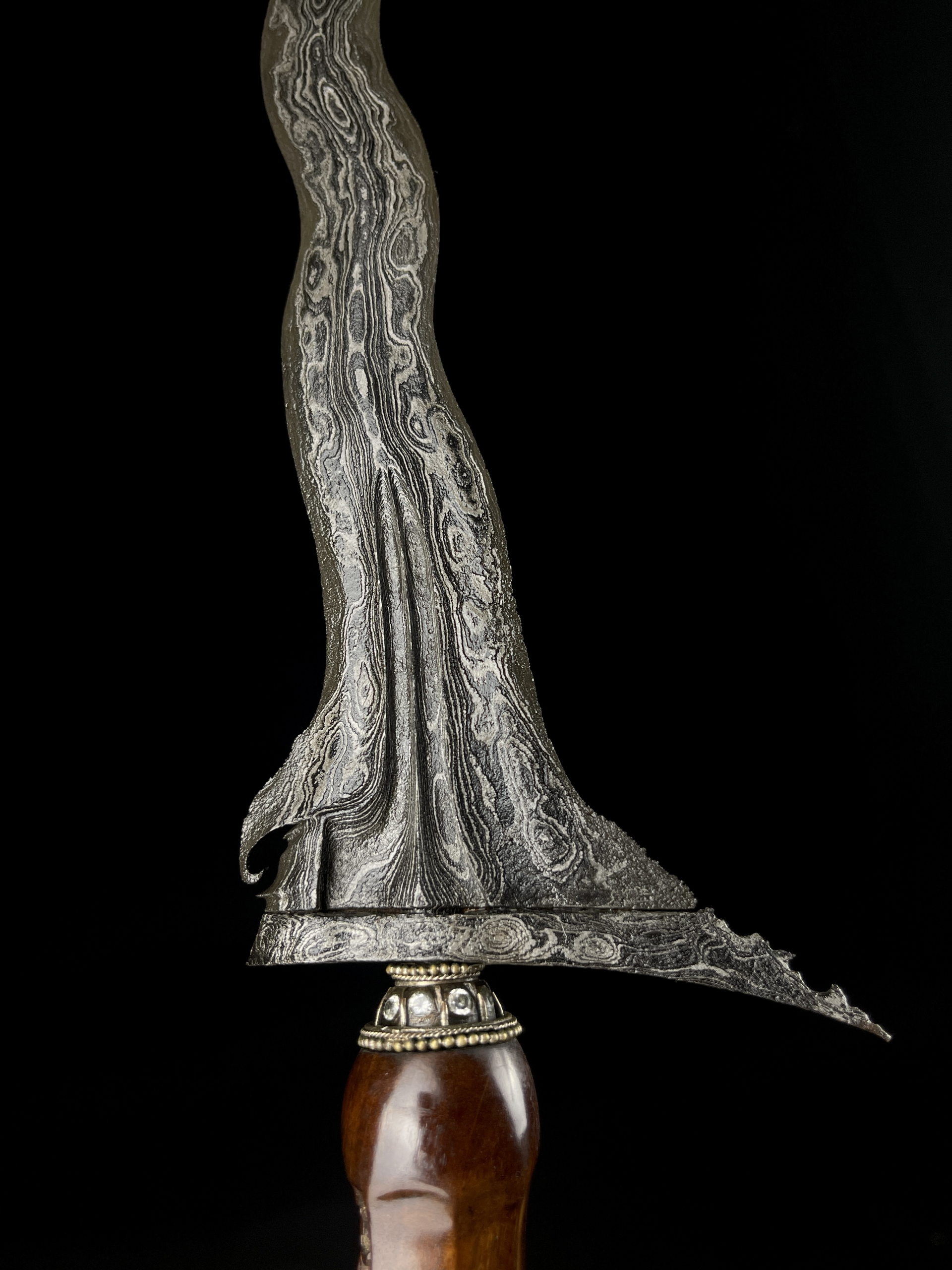 Keris Sengkelat Luk 13 Gonjo Sumber