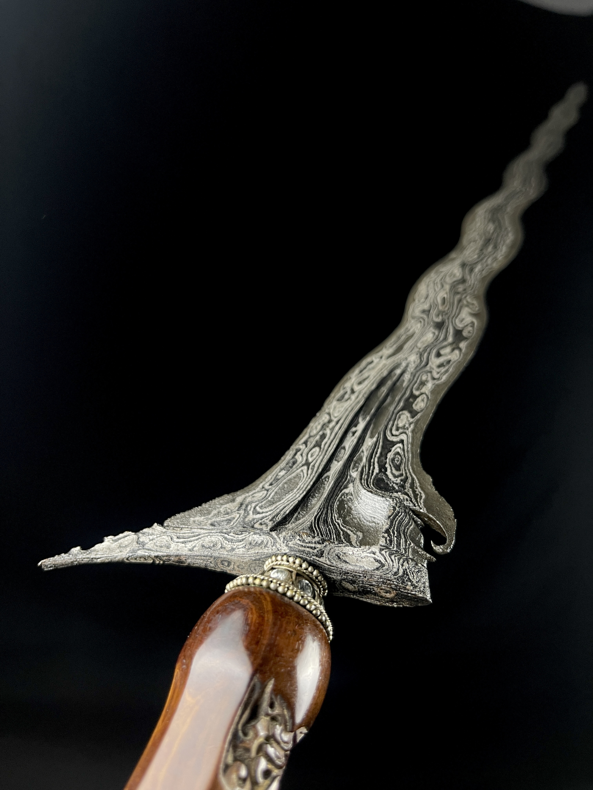 Keris Sengkelat Luk 13 Gonjo Sumber