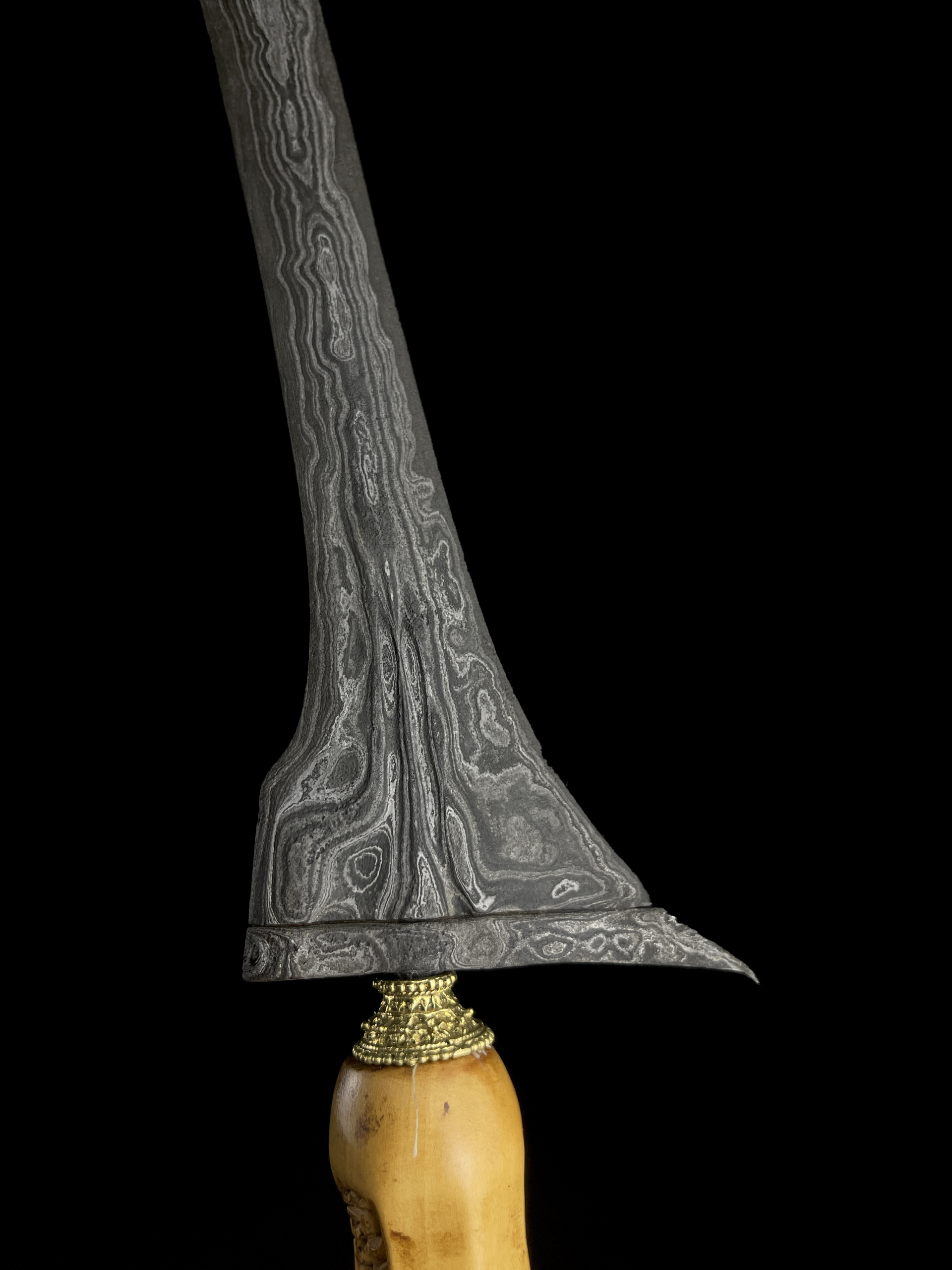 Keris Jalak Sangu Tumpeng Pamor Jung Isi Dunyo