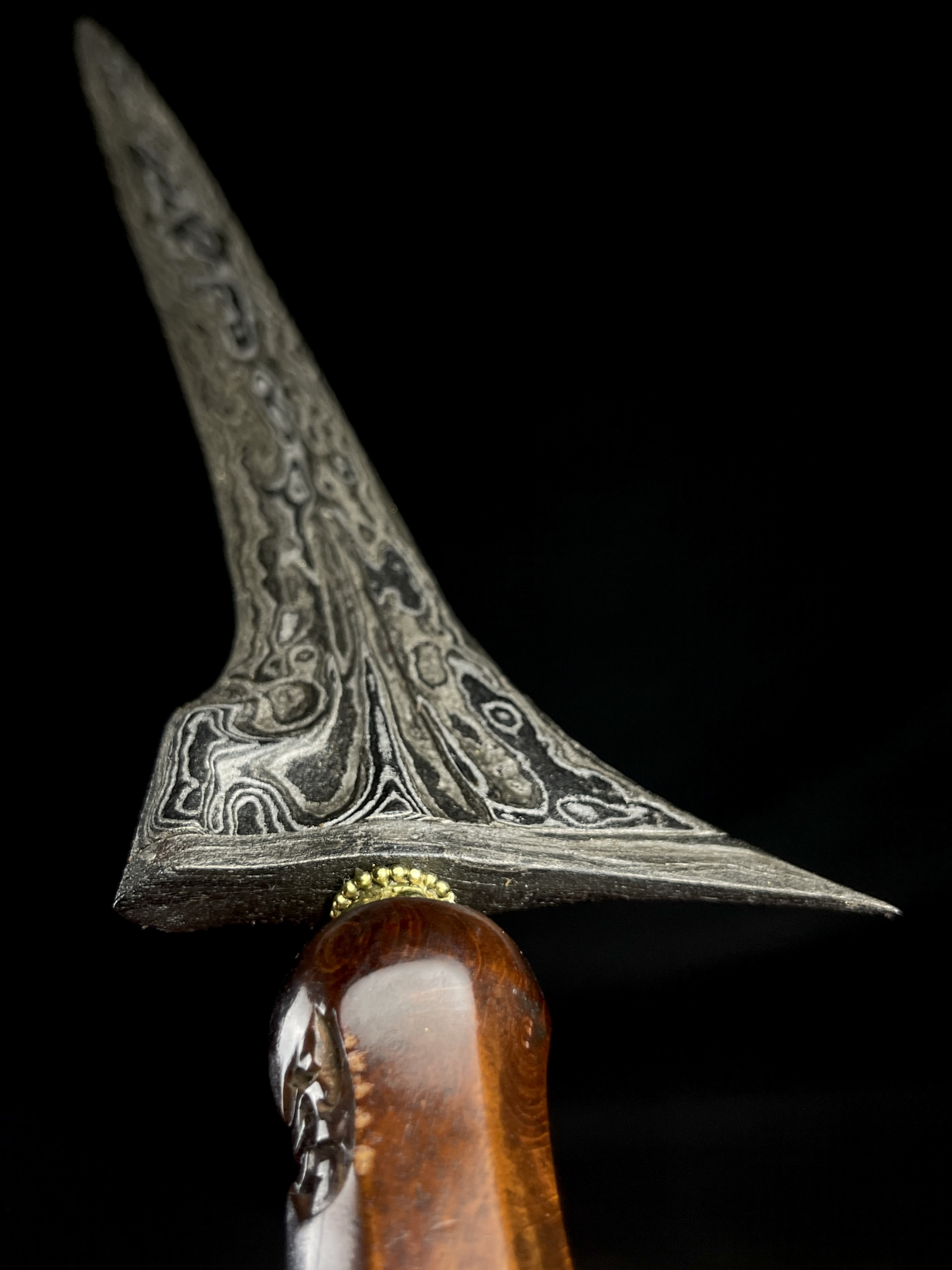 Keris Jalak Sangu Tumpeng Pamor Wos Wutah